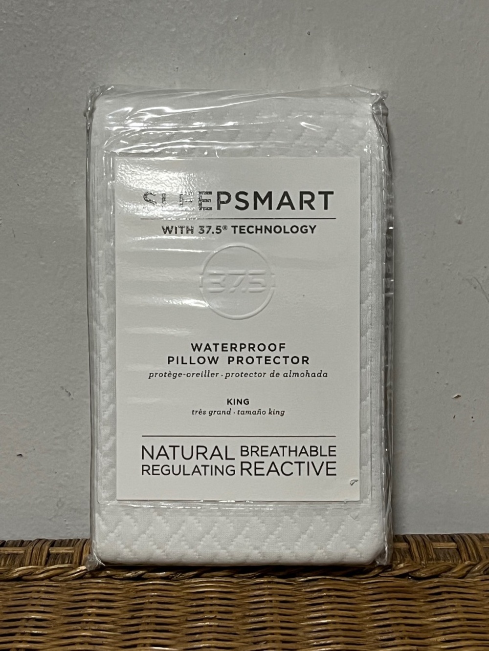 Pottery Barn. Sleepsmart w/ 37.5 Technology Pillow Protector. Sz. King